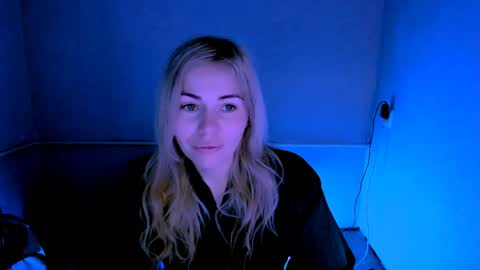 Lora online show from April 14, 2026, 2:17 am