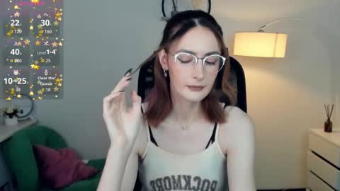 Lora online show from November 30, 2025, 10:52 am