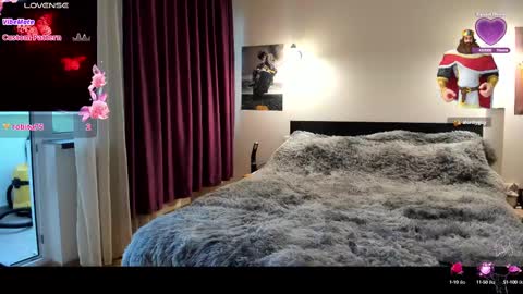 Lora online show from February 17, 2025, 2:59 pm