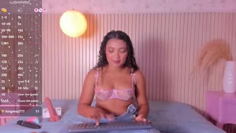 Snapshot of loraine_rios chatting on February 25, 2026, 5:06 am Loraine Rios online show from February 25, 2026, 5:06 am