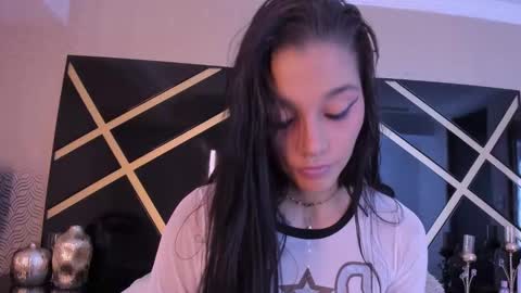 loraineblake online show from November 28, 2025, 11:57 am