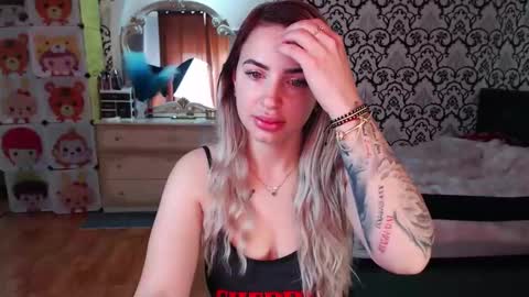 Queen LoraSinClare online show from May 22, 2026, 7:04 am