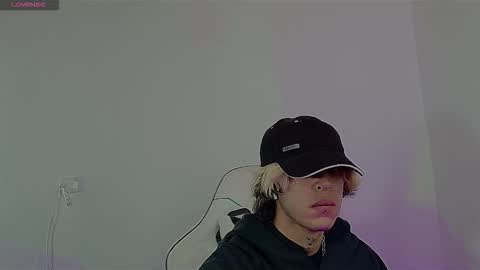 lord_moon_king online show from September 17, 2025, 3:19 am