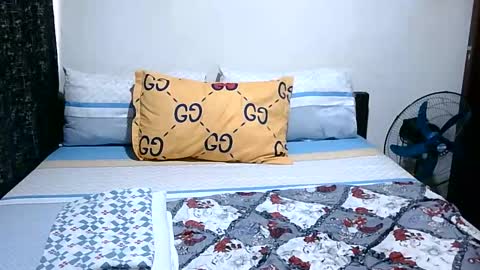 Snapshot of loreencutie chatting on November 25, 2025, 12:27 pm loreen online show from November 25, 2025, 12:27 pm