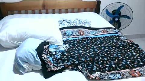 loreen online show from December 3, 2025, 8:07 pm