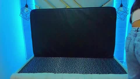 lorem_adams online show from February 18, 2025, 9:09 pm