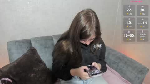 Loren   online show from July 18, 2026, 12:42 pm