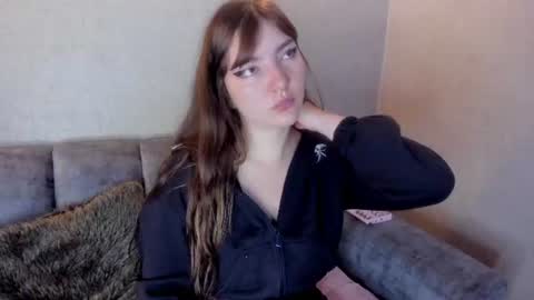 Loren   online show from August 1, 2026, 7:35 pm