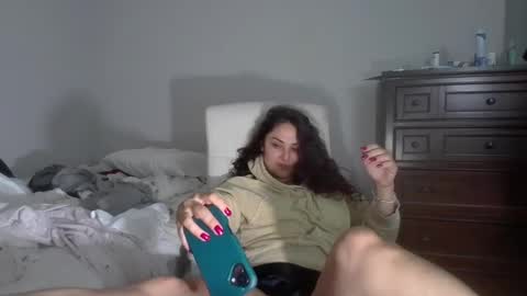 lorenlovely online show from October 7, 2025, 3:36 am