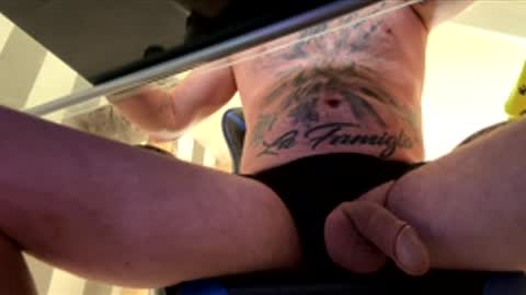 lorenzgutmann310 online show from December 1, 2025, 8:08 am