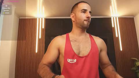  L O R E N Z O  Thumbs Up help  online show from February 17, 2026, 5:19 pm