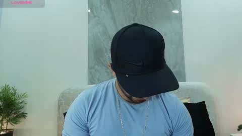 Snapshot of lorenzo_walker_ chatting on June 11, 2026, 5:44 pm L O R E N Z O Thumbs Up help online show from June 11, 2026, 5:44 pm