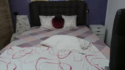 Lorette online show from February 16, 2026, 11:45 pm