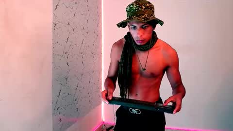 Snapshot of lorian_vikel chatting on September 24, 2025, 10:35 pm Lorian Vikel online show from September 24, 2025, 10:35 pm