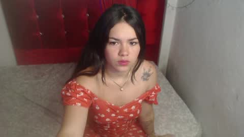 loriiiany online show from April 4, 2026, 3:38 am