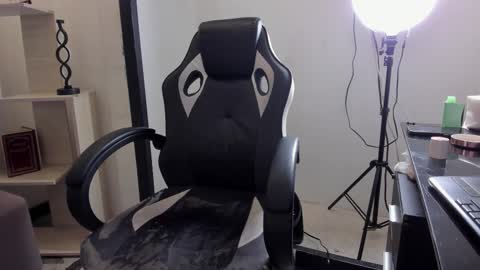 Snapshot of lorrainehunter chatting on February 23, 2026, 12:57 pm Lorraine online show from February 23, 2026, 12:57 pm