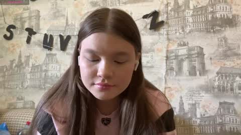 Snapshot of lorrineyosko chatting on April 3, 2026, 5:27 am Thea online show from April 3, 2026, 5:27 am