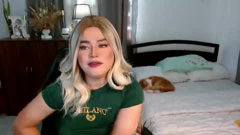 Snapshot of los_bondad chatting on November 5, 2025, 10:43 pm Los online show from November 5, 2025, 10:43 pm