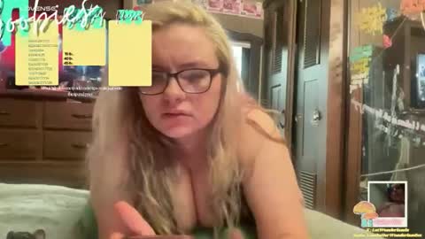 Snapshot of lostinherwonderland chatting on November 13, 2025, 9:25 pm LostInHerWonderlan online show from November 13, 2025, 9:25 pm