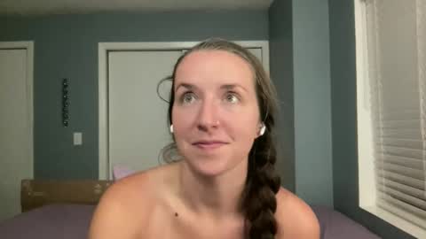 Snapshot of lothlori chatting on May 16, 2026, 12:51 am lothlori online show from May 16, 2026, 12:51 am