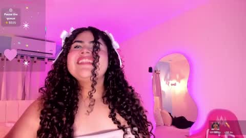 Snapshot of lou_22_ chatting on April 19, 2026, 6:10 pm Lou online show from April 19, 2026, 6:10 pm