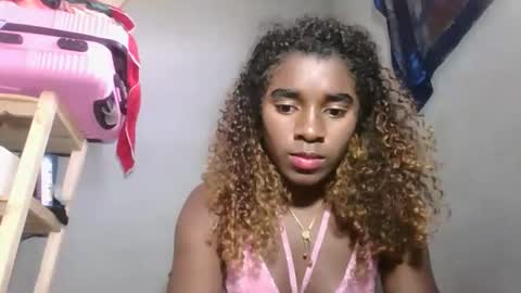 Snapshot of louane98 chatting on February 8, 2026, 6:17 am louane98 online show from February 8, 2026, 6:17 am