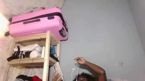 Snapshot of louane98 chatting on February 8, 2026, 7:06 pm louane98 online show from February 8, 2026, 7:06 pm