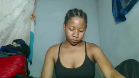 Snapshot of louane98 chatting on March 4, 2026, 9:37 am louane98 online show from March 4, 2026, 9:37 am