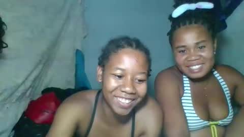 Snapshot of louane98 chatting on March 5, 2026, 4:25 pm louane98 online show from March 5, 2026, 4:25 pm