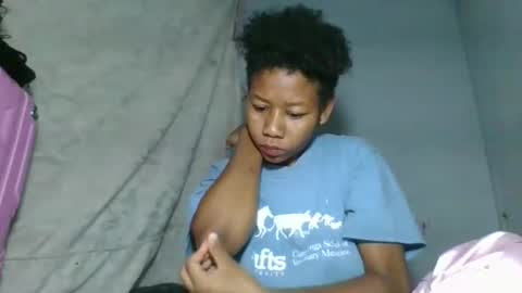 Snapshot of louane98 chatting on March 10, 2026, 3:11 am louane98 online show from March 10, 2026, 3:11 am