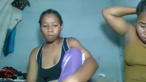 Snapshot of louane98 chatting on March 23, 2026, 1:04 pm louane98 online show from March 23, 2026, 1:04 pm