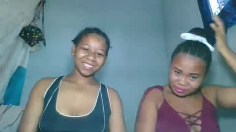 Snapshot of louane98 chatting on March 25, 2026, 1:28 pm louane98 online show from March 25, 2026, 1:28 pm