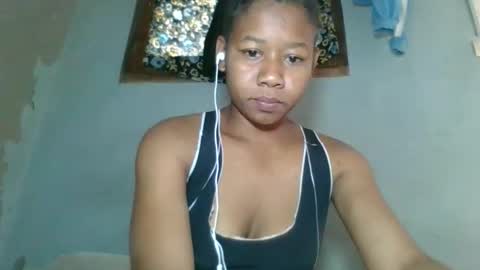 Snapshot of louane98 chatting on April 10, 2026, 8:19 am louane98 online show from April 10, 2026, 8:19 am