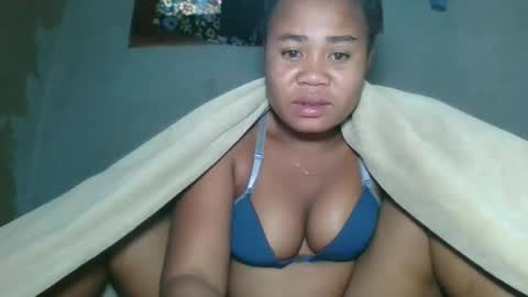 Snapshot of louane98 chatting on April 12, 2026, 5:34 am louane98 online show from April 12, 2026, 5:34 am