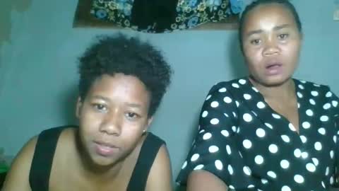 Snapshot of louane98 chatting on April 15, 2026, 2:02 pm louane98 online show from April 15, 2026, 2:02 pm