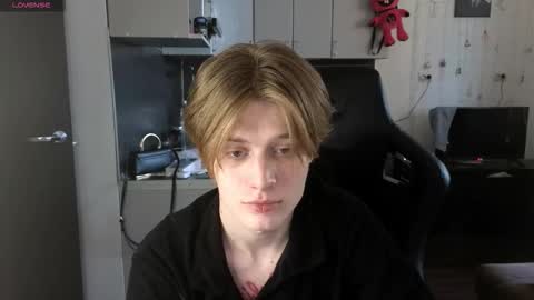 louie_evans online show from March 28, 2026, 6:57 am