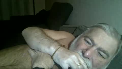 louis_chokdee online show from December 21, 2024, 5:51 pm