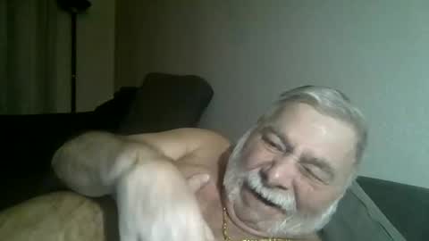 louis_chokdee online show from December 27, 2024, 5:26 pm