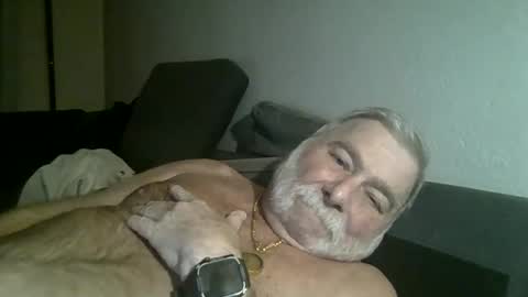 Snapshot of louis_chokdee chatting on January 6, 2025, 6:41 pm louis_chokdee online show from January 6, 2025, 6:41 pm