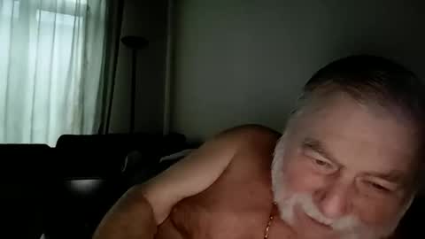 Snapshot of louis_chokdee chatting on October 3, 2025, 4:48 pm louis_chokdee online show from October 3, 2025, 4:48 pm