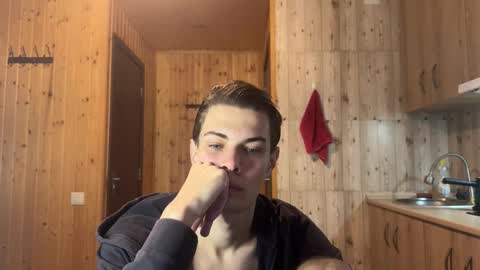 Snapshot of louis_preston chatting on November 28, 2025, 5:43 am Mark online show from November 28, 2025, 5:43 am