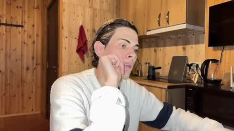 Mark online show from April 5, 2026, 2:47 pm