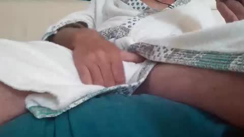 Snapshot of loulou_boss chatting on October 7, 2025, 7:27 am loulou_boss online show from October 7, 2025, 7:27 am