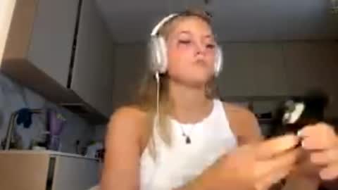 Eliza online show from February 25, 2026, 12:26 pm