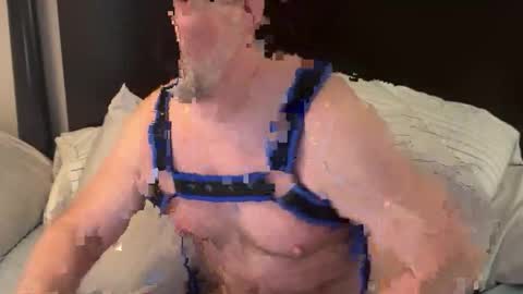 Snapshot of love1on1cam chatting on April 3, 2026, 6:39 pm love1on1cam online show from April 3, 2026, 6:39 pm