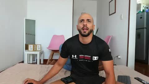 Snapshot of love2000x chatting on April 3, 2026, 4:38 pm love2000x online show from April 3, 2026, 4:38 pm