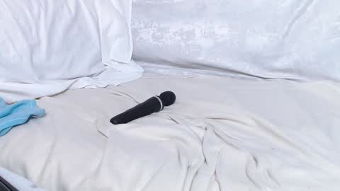 love bella  online show from January 20, 2025, 12:18 pm