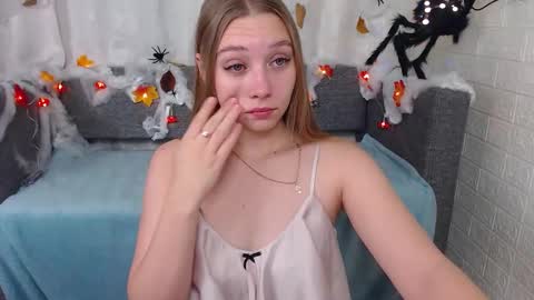 love bella  online show from October 10, 2025, 12:42 am