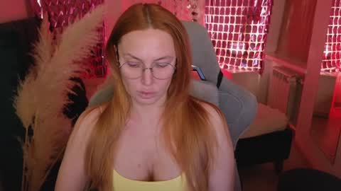 Snapshot of love_call chatting on February 8, 2025, 9:03 am love_call online show from February 8, 2025, 9:03 am