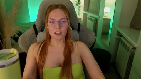 Snapshot of love_call chatting on February 21, 2025, 11:44 am love_call online show from February 21, 2025, 11:44 am